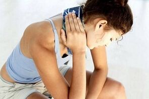 Simptomi in zdravljenje osteohondroze materničnega vratu doma